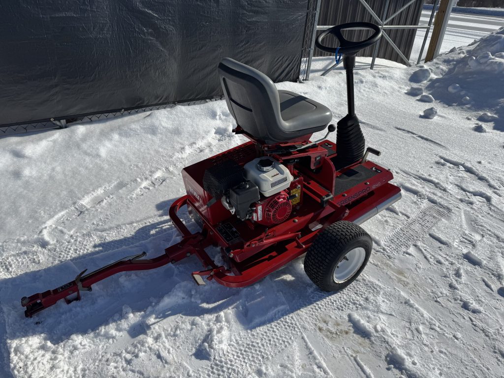 Toro-GreensPro-Greens-Roller-2.jpeg.8f074f85fa40b80543a64d58fbf8c6e1.jpeg