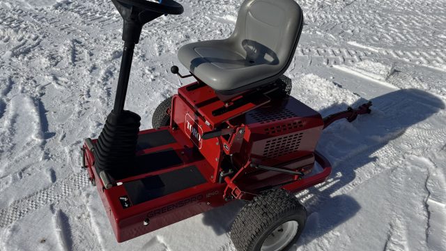 Toro-GreensPro-Greens-Roller-4.jpeg.f865cee2addce31604b993ec3284d273.jpeg