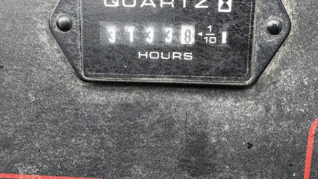 Toro-Greensmaster-3250-Diesel-3WD-Greens-mower-8.jpg.0e901bf1e76cd8302b309636e57eebb8.jpg