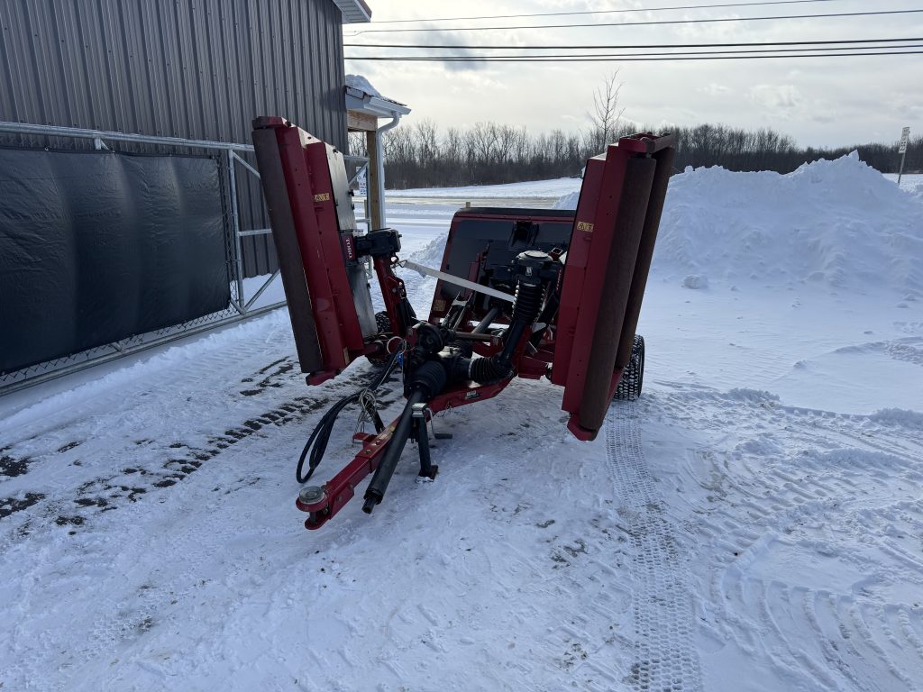 Toro-Groundsmaster-1200-Rotary-Mower-Pull-1.jpeg.01999cdd80a1c66b9148103cbb322b7e.jpeg