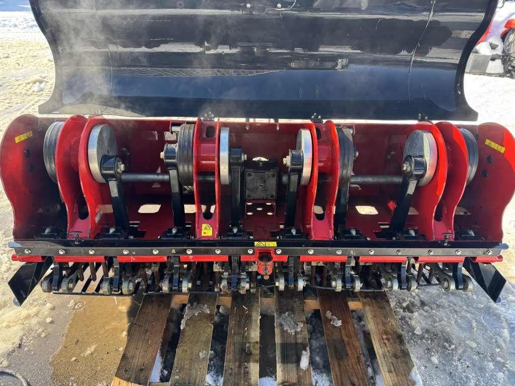 Toro-ProCore-880-Aerator-1.jpeg.adacb28f2dbd5401db6c6de99c9aa662.jpeg