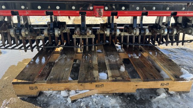 Toro-ProCore-880-Aerator-2.jpeg.ddb76e61cfc11de7b414bd38981cf744.jpeg