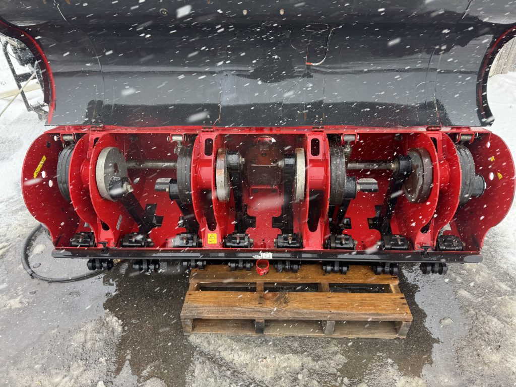 Toro-ProCore-880-Aerator-3.jpeg.f3946a24bd127ed784e8c8044d28c2df.jpeg
