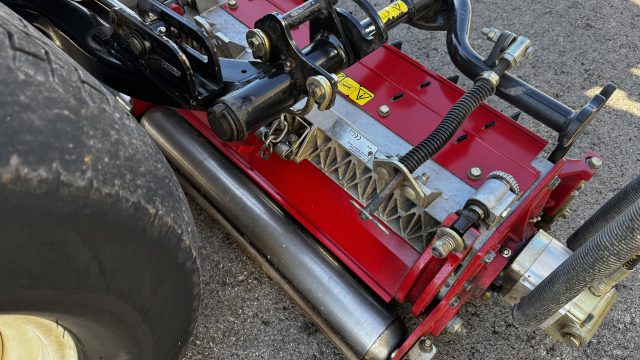Toro-Reelmaster-5610-Fairway-Reel-Mower-8.jpg.a0da2c6ac6a1a0936025e7470609a752.jpg